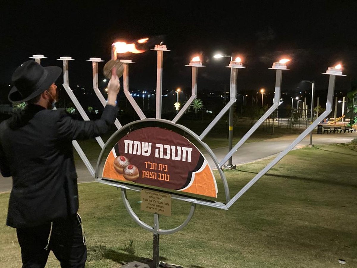 קורונה? החב"דניקים הגדילו את 'מבצע חנוכה'