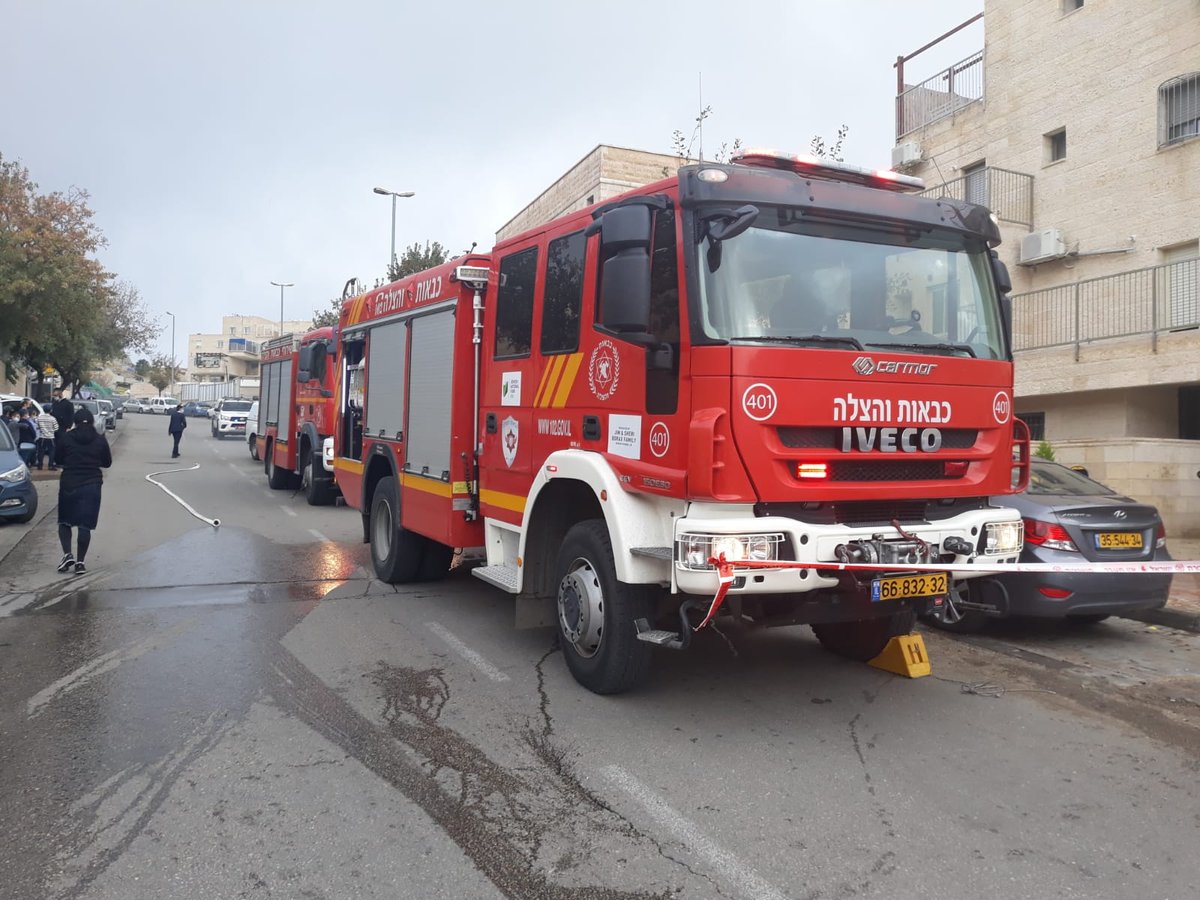 ביתר עילית: נרות החנוכה גרמו לשריפה בדירה