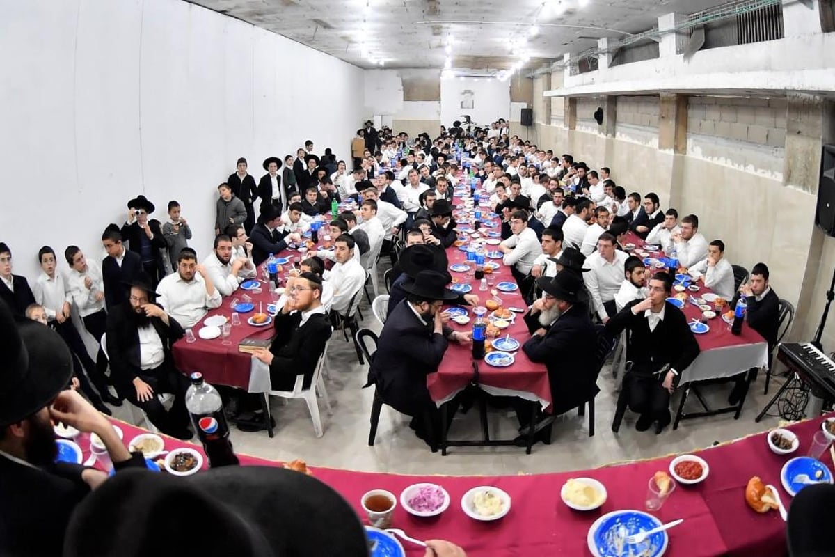 ב'גרודנא' קבעו מזוזות בשילוב מסיבת חנוכה