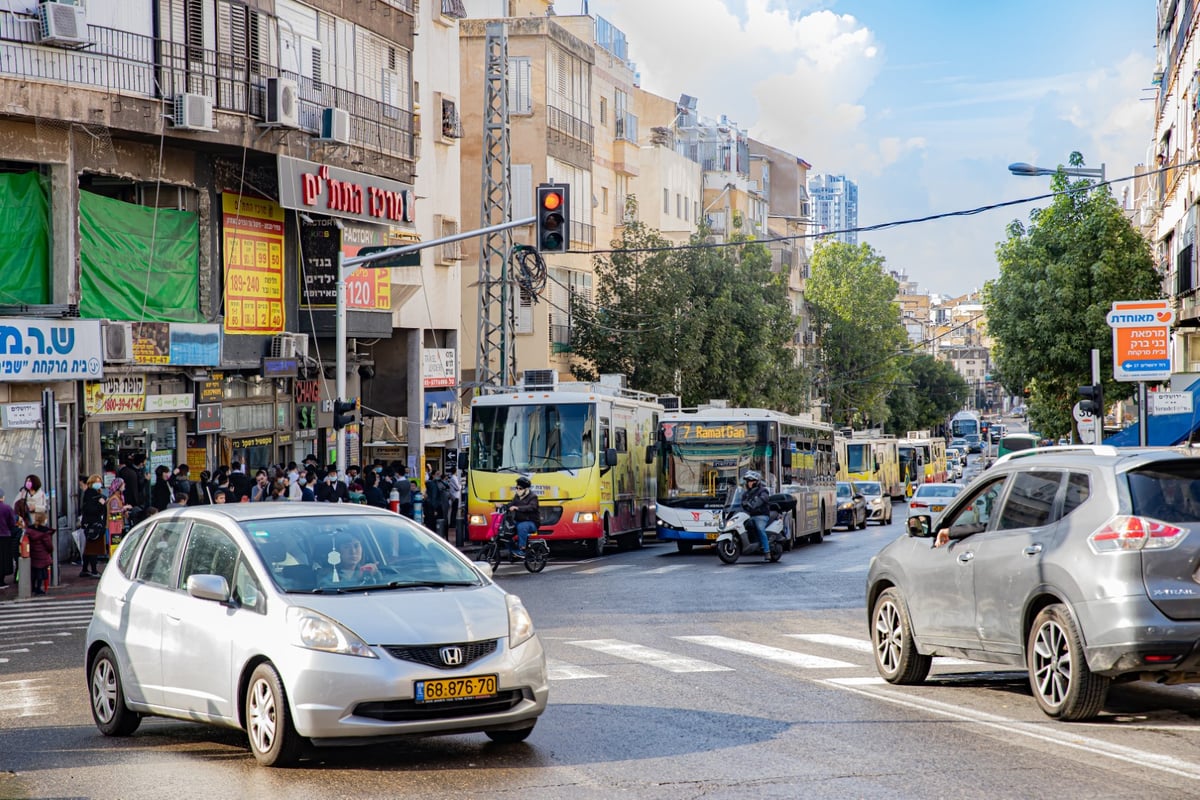 צפו: שיירת הטנקים של חב"ד מסביב לארץ