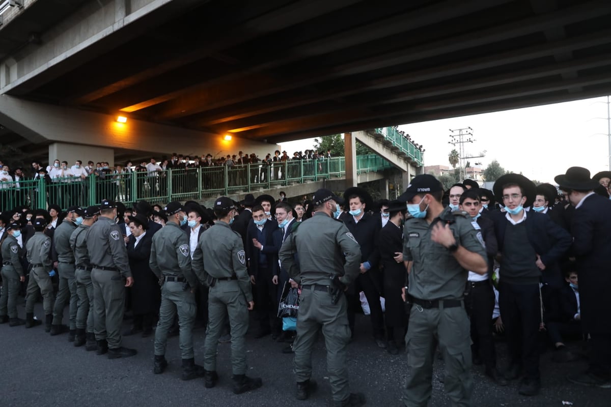 עסקן הפלג לקצין: "לא היה עדיף לשחרר את העציר שלנו?" • צפו