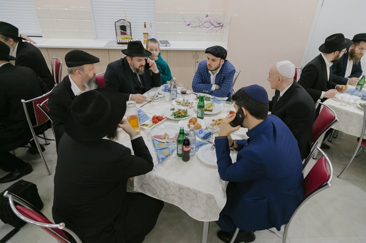 מזרח מוסקבה: הכנסת ס"ת בקמפוס • תיעוד