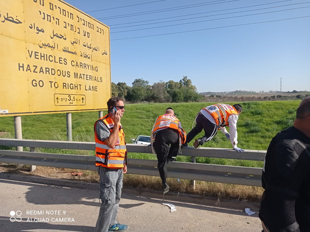 חיסול בכביש 6, בין שיירה של ניידות משטרה