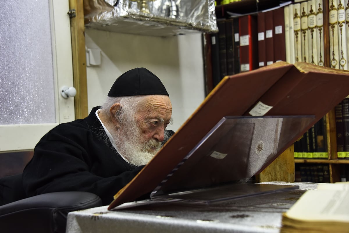 כך ציין מרן שר התורה רבי חיים קנייבסקי את יום הולדתו ה-93