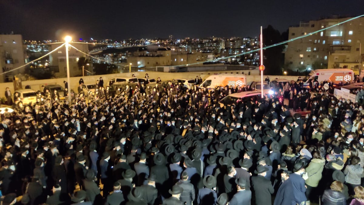 תיעוד: הלוויתה של הנערה אסתר פולק ע"ה