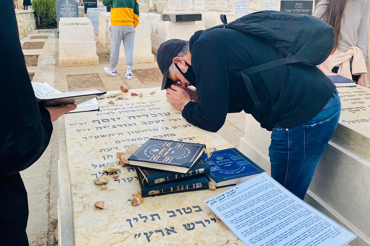 השחקן שחזר בתשובה התפלל בציון של מרן