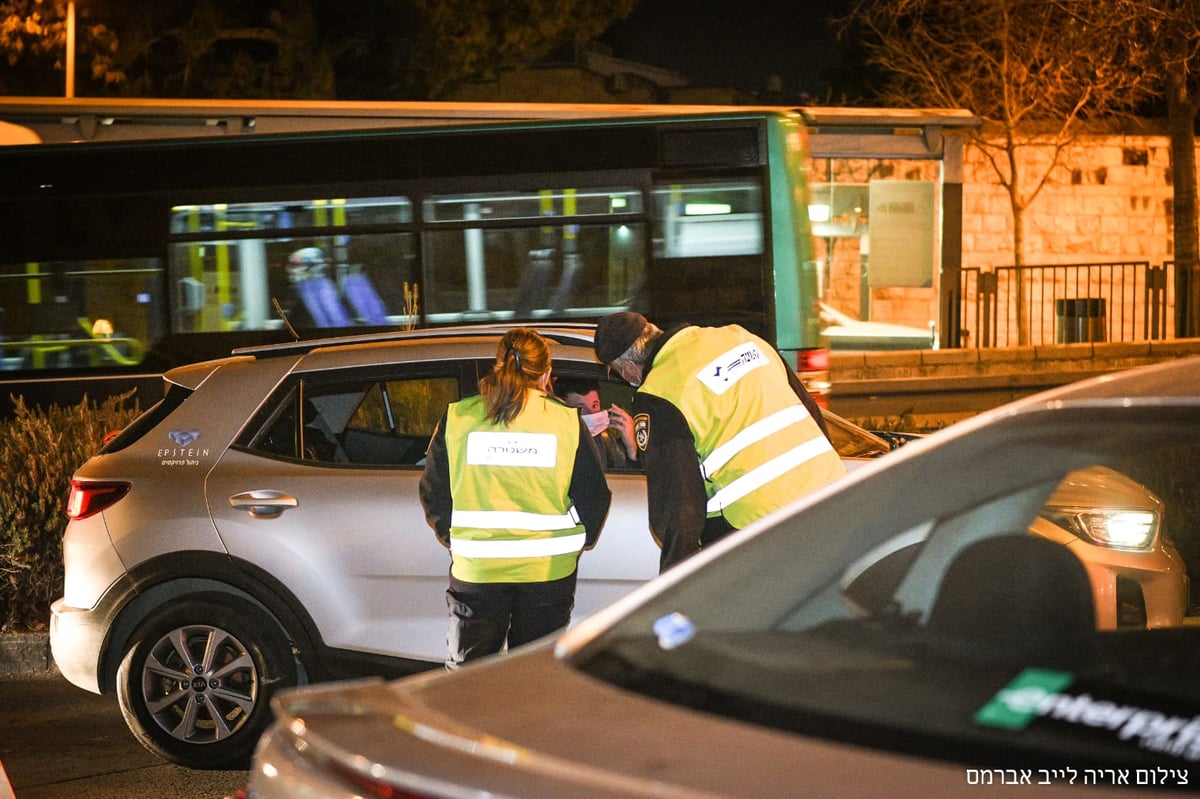 ליד שמעון הצדיק: גלריה ממחסום המשטרה