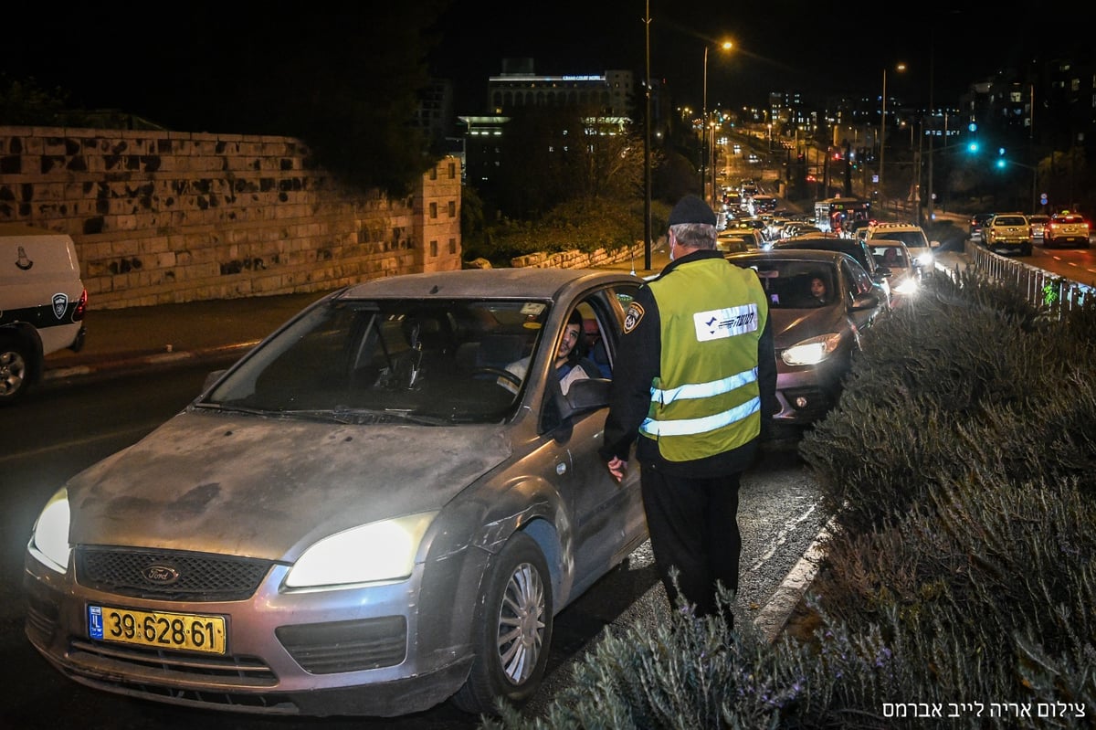 ליד שמעון הצדיק: גלריה ממחסום המשטרה