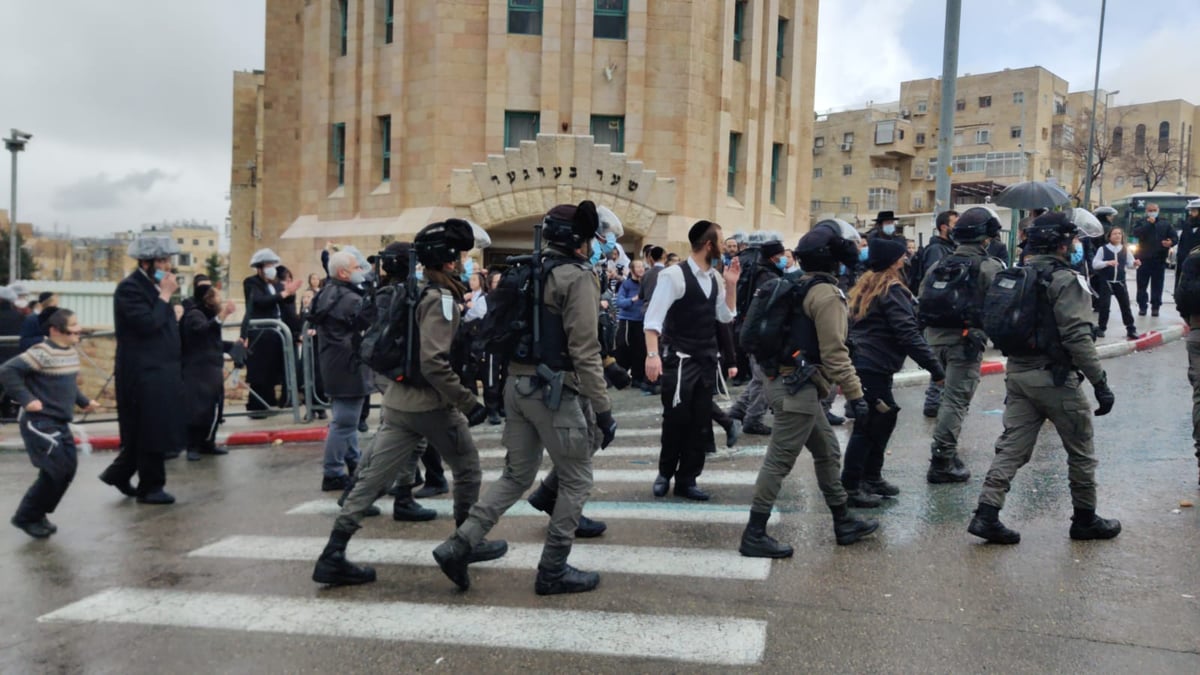 סוער בירושלים: כוחות משטרה פינו בכוח תלמוד תורה; צפו