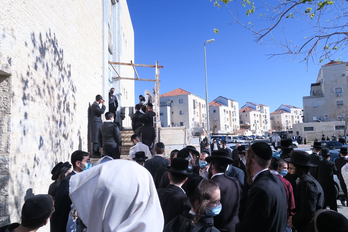 מהומה בביתר: המשטרה סגרה בתי כנסת