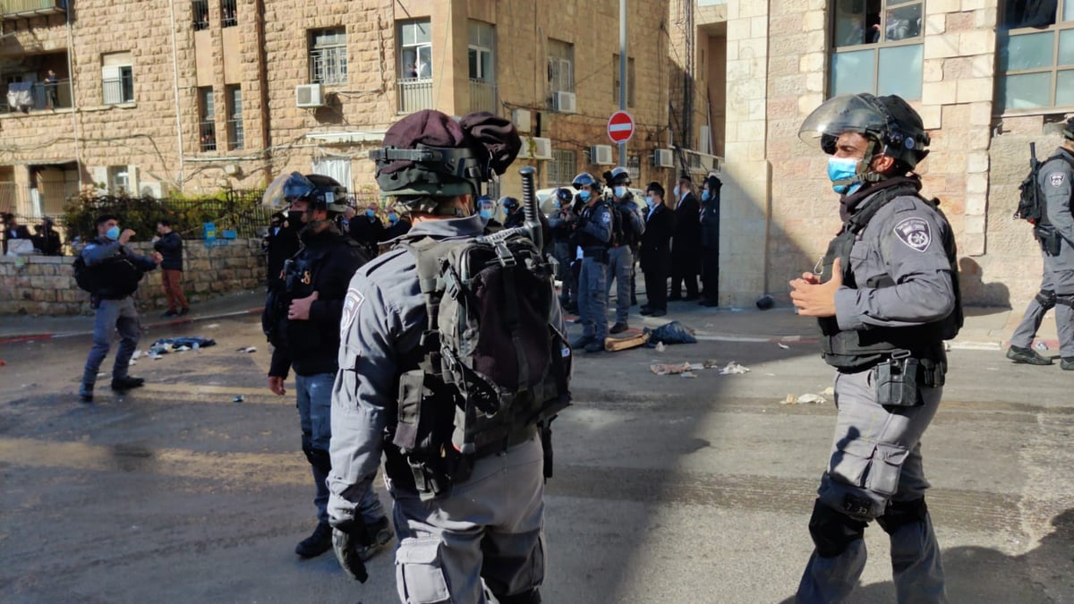 מהומות בביהמ"ד סאטמר; הגאב"ד  קרא לאברכים למחות