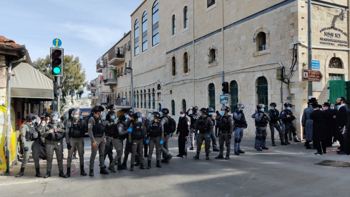 עימותים ומעצרים, בכניסה לחיידר הירושלמי