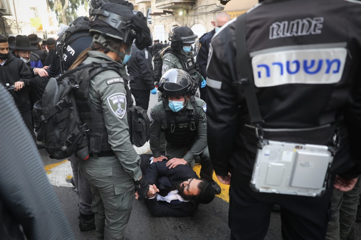 עימותים ומעצרים, בכניסה לחיידר הירושלמי