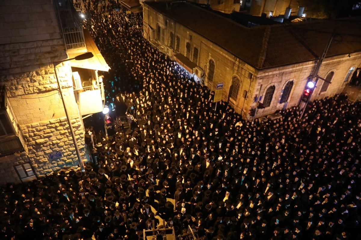 מסע הלווית הגאון רבי יצחק שיינר זצוק"ל • גלריה