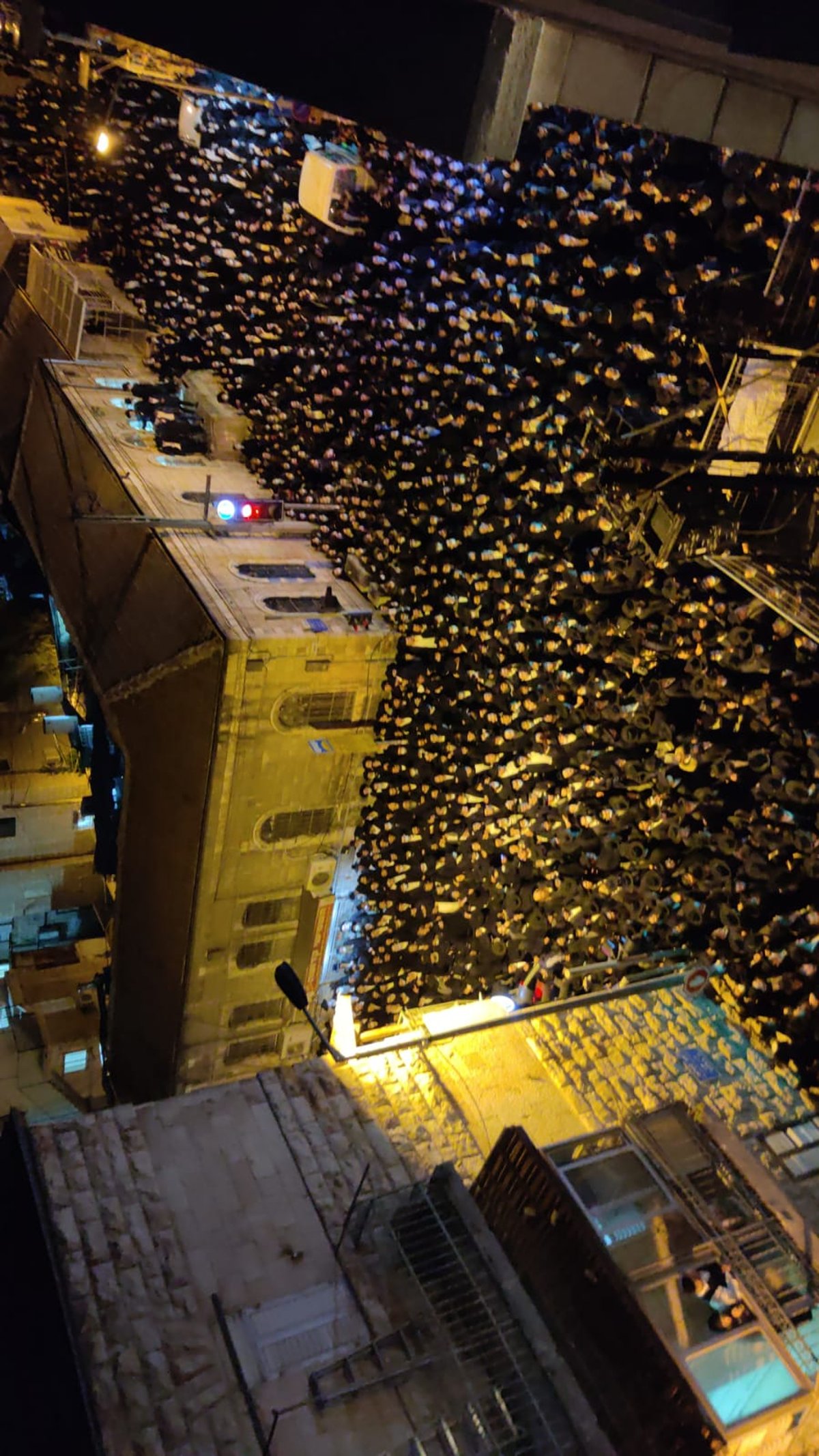 מסע הלווית הגאון רבי יצחק שיינר זצוק"ל • גלריה