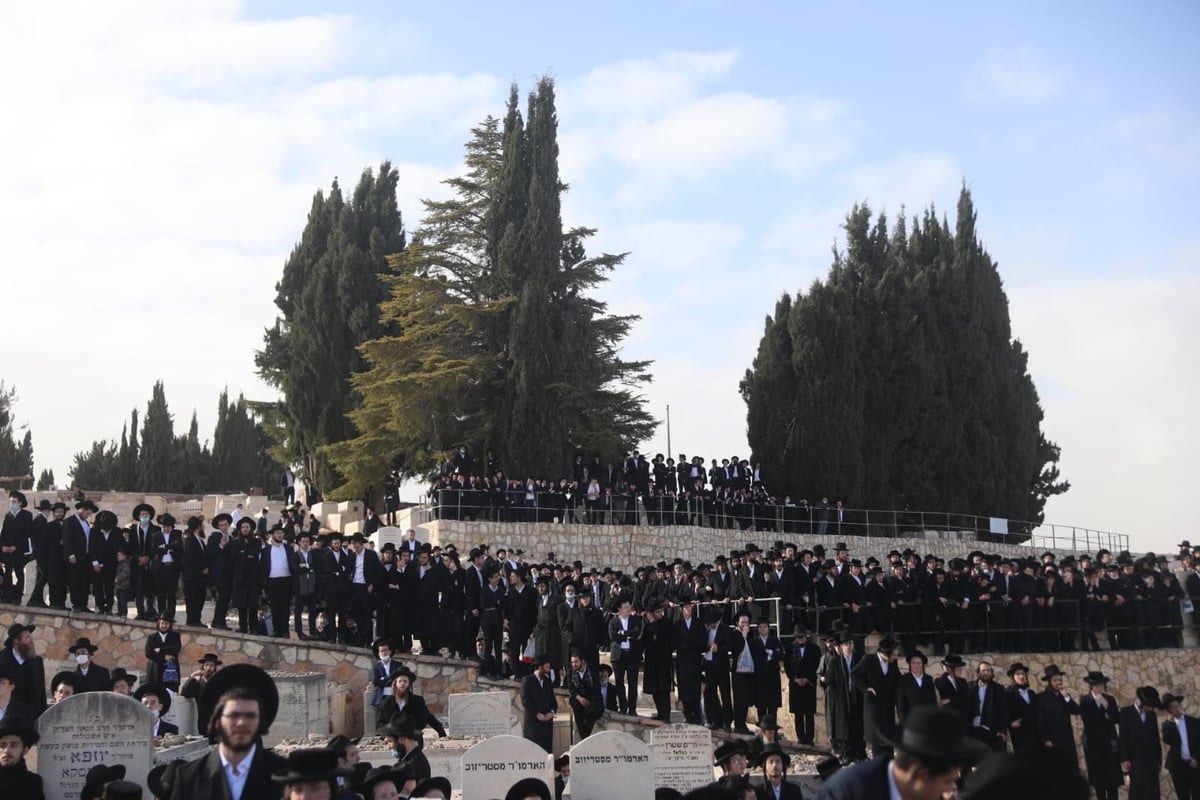 הגרמ"ד סולובייצ'יק זצ"ל נטמן בהר המנוחות