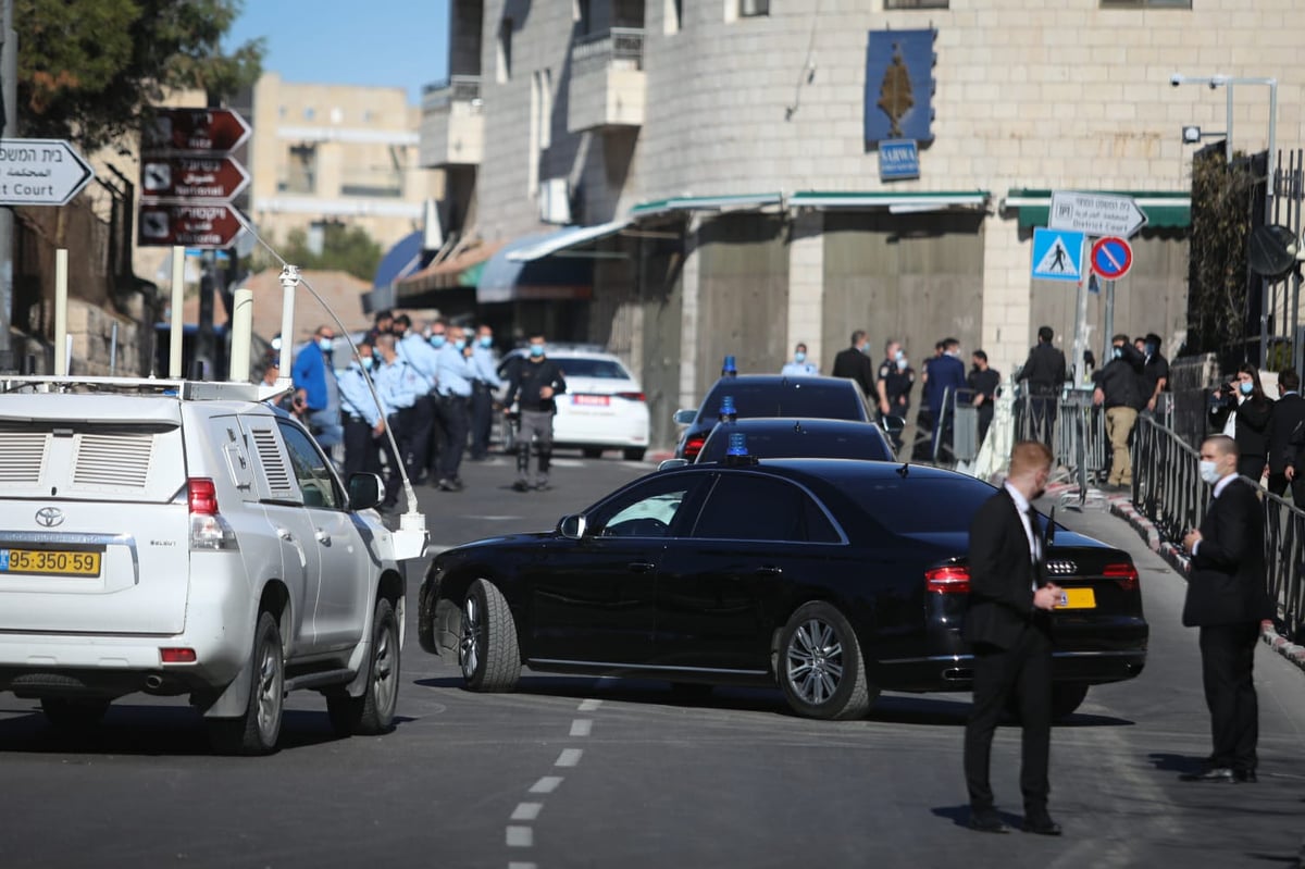 נתניהו כפר באישומים שהוגשו נגדו - ועזב את בית המשפט