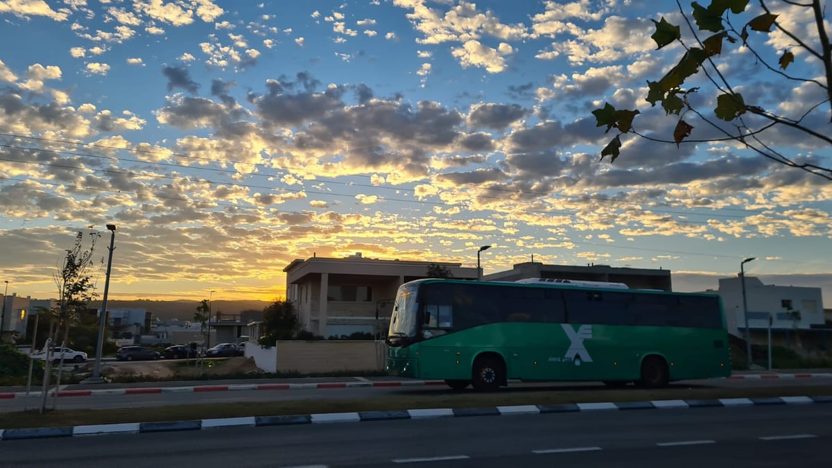 תיעוד מרהיב: זריחת השמש בחוף הכרמל