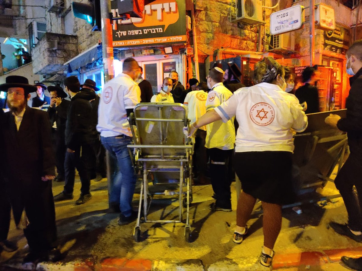 אלפים הפגינו נגד "עקירת הדת" בקורונה