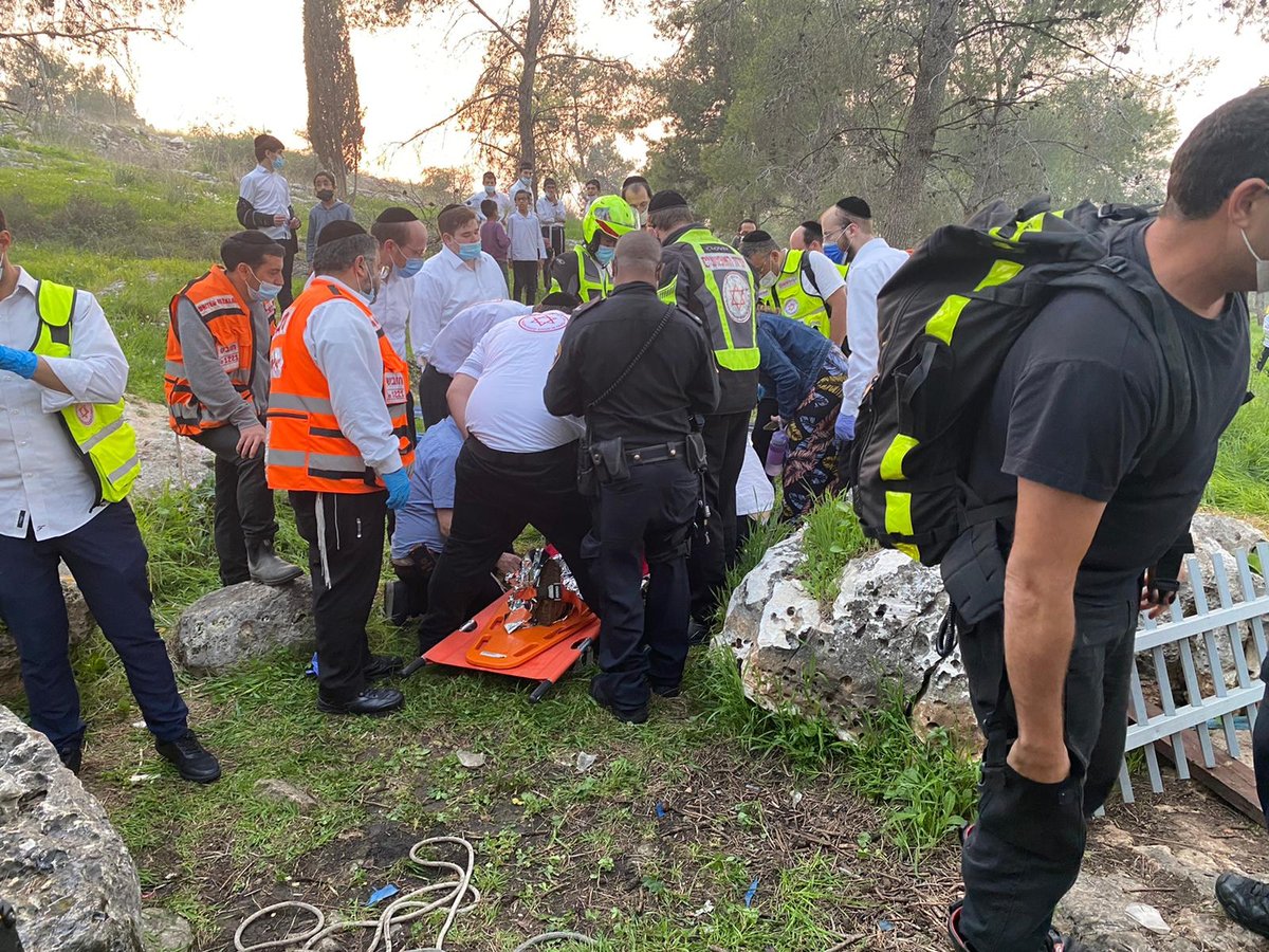 ביער אלעד: ילד נפל אל תוך בור מים - וחולץ