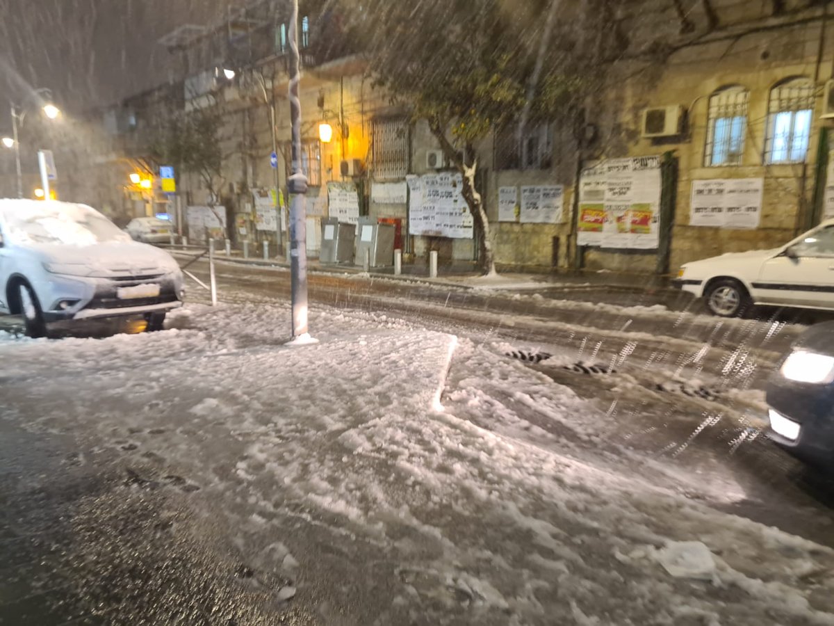 השלג בירושלים:  מאה שערים נצבעה בלבן