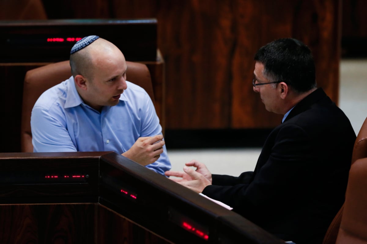 בנט: "השמצת את שמי"; סער: "אתה עובד בשירות נתניהו"