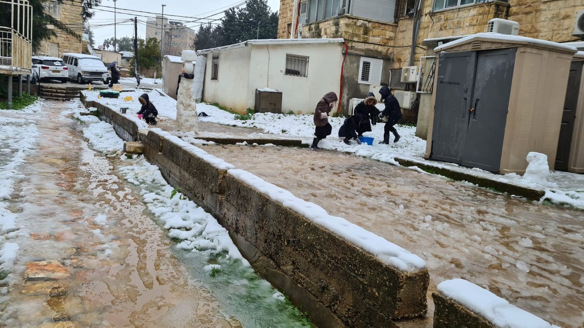 אלו הן בובות השלג של הילדים הירושלמים