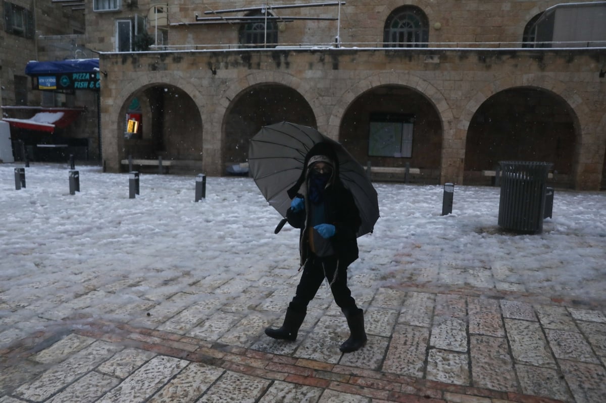 השלג בבירה בעדשה של חיים גולדברג; צפו