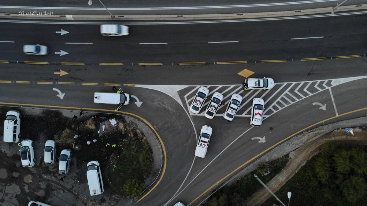 תיעוד מהאוויר: פעילות משטרה בכביש 443