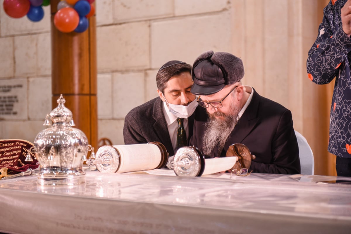 חגיגת פורים בבית הכנסת המרכזי בבירת רוסיה