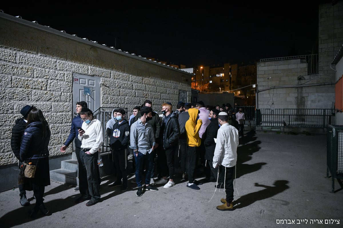 בשכונה החרדית: מאות הגיעו להתחסן • צפו