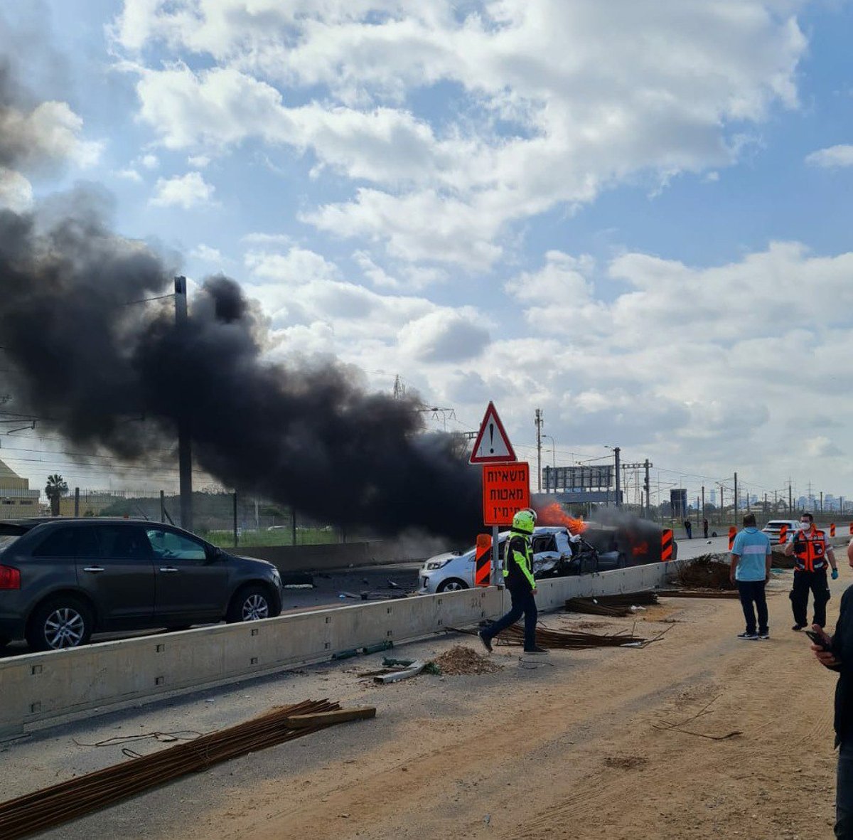 המרדף הסתיים בתאונה, פצועים ורכב שעלה באש