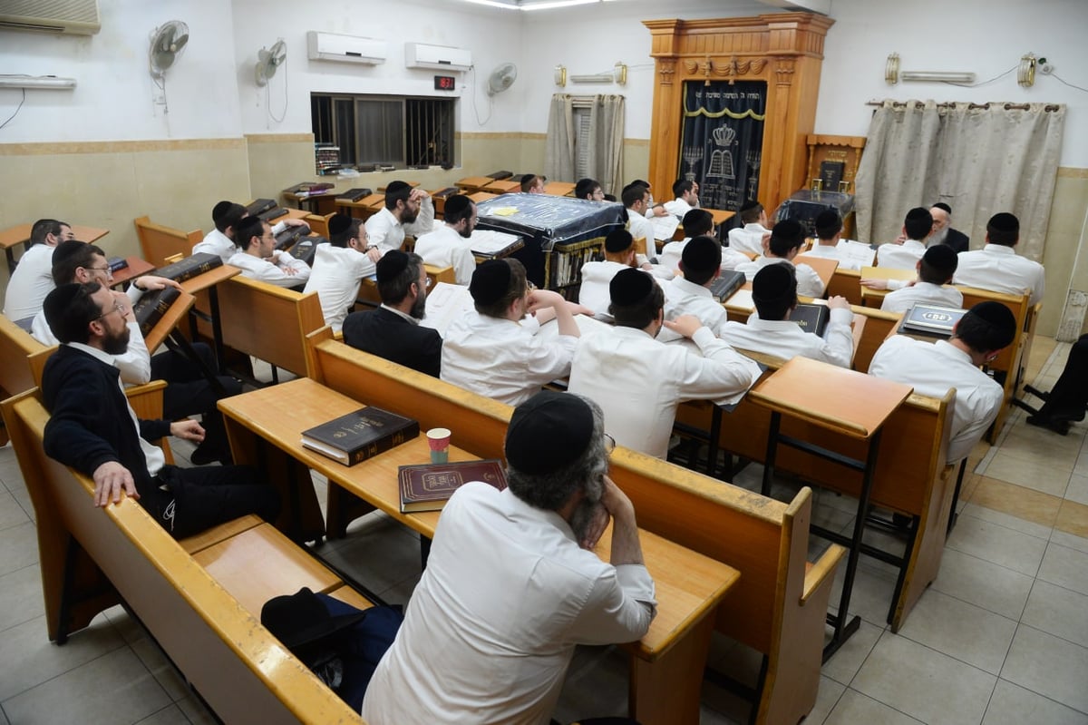 ב'סוף הזמן': הגר"ח פיינשטיין חיזק את בוגרי הישיבה