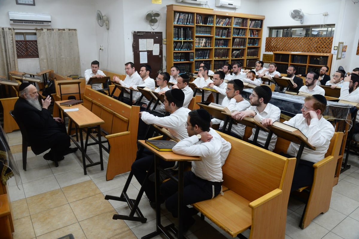 ב'סוף הזמן': הגר"ח פיינשטיין חיזק את בוגרי הישיבה