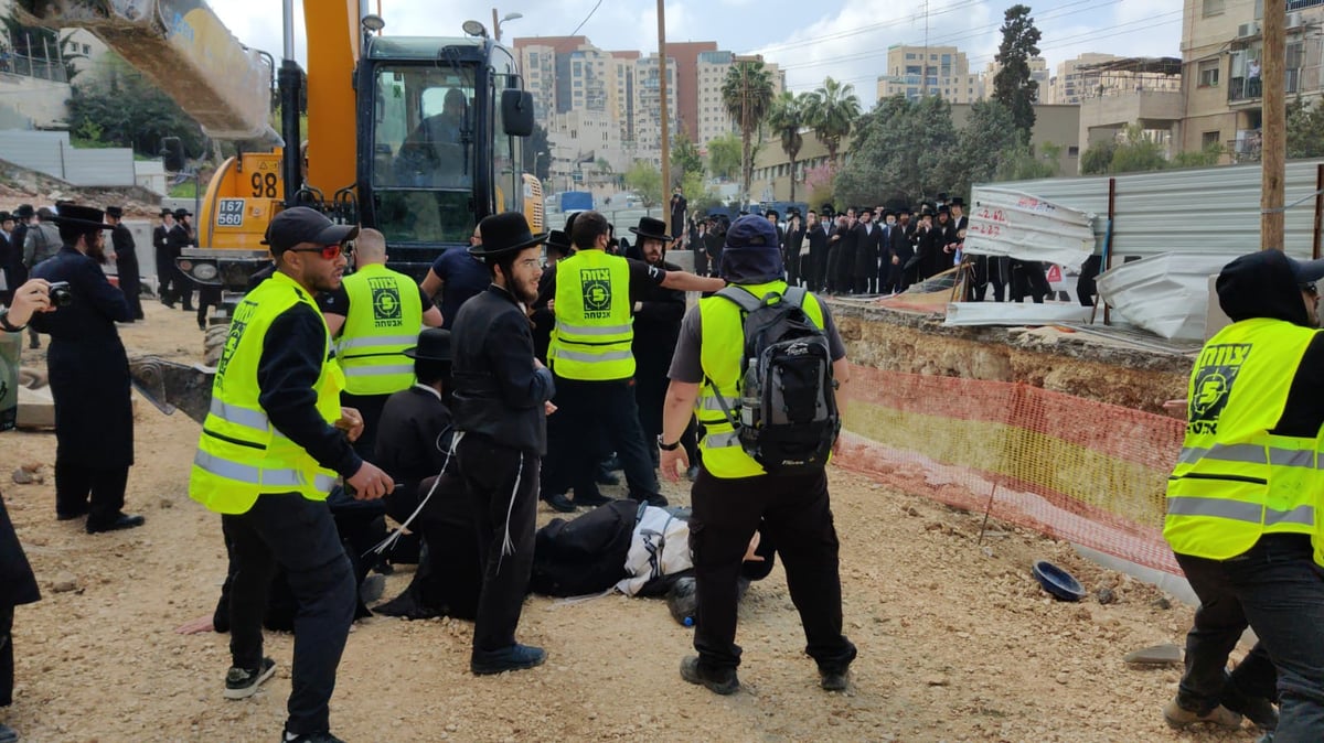 'מחאת הרכבת הקלה': לראשונה עם הרב הבכיר מברסלב