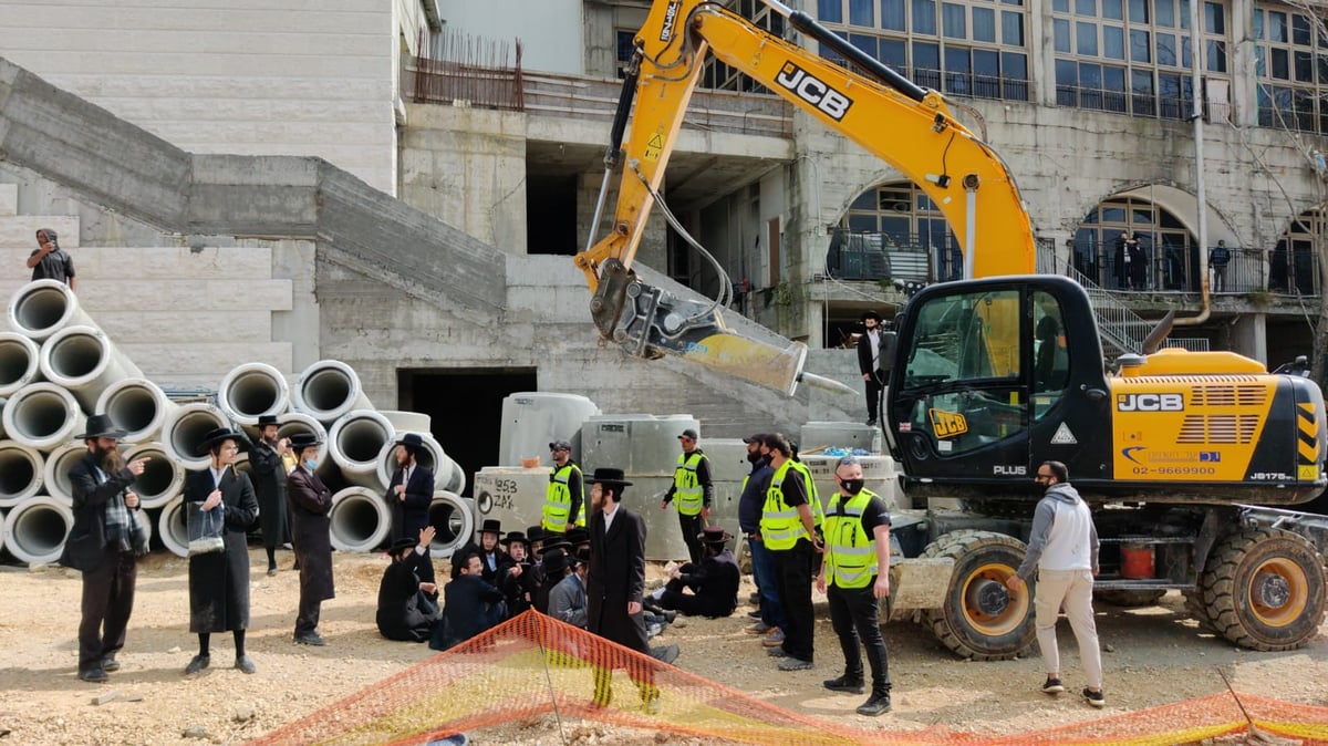 'מחאת הרכבת הקלה': לראשונה עם הרב הבכיר מברסלב