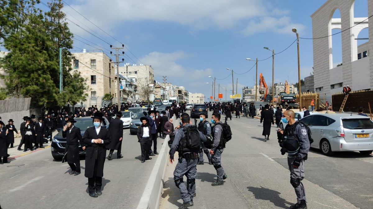 'מחאת הרכבת הקלה': לראשונה עם הרב הבכיר מברסלב