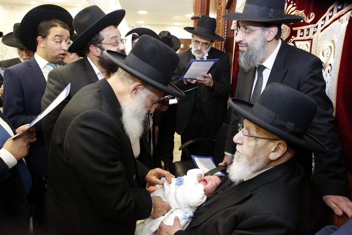 ראש הישיבה הגר"ש כהן בברית מילה לנינו