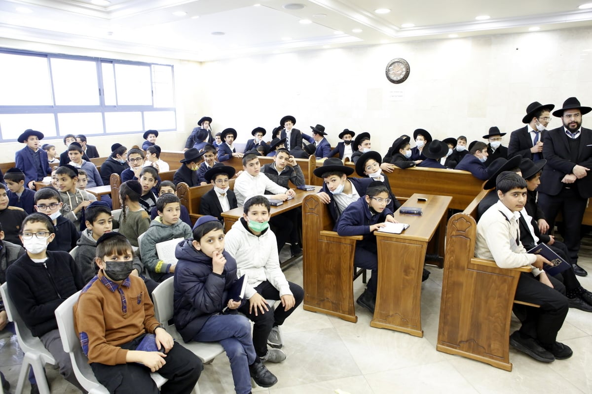 ראש הישיבה הגר"ש כהן בברית מילה לנינו