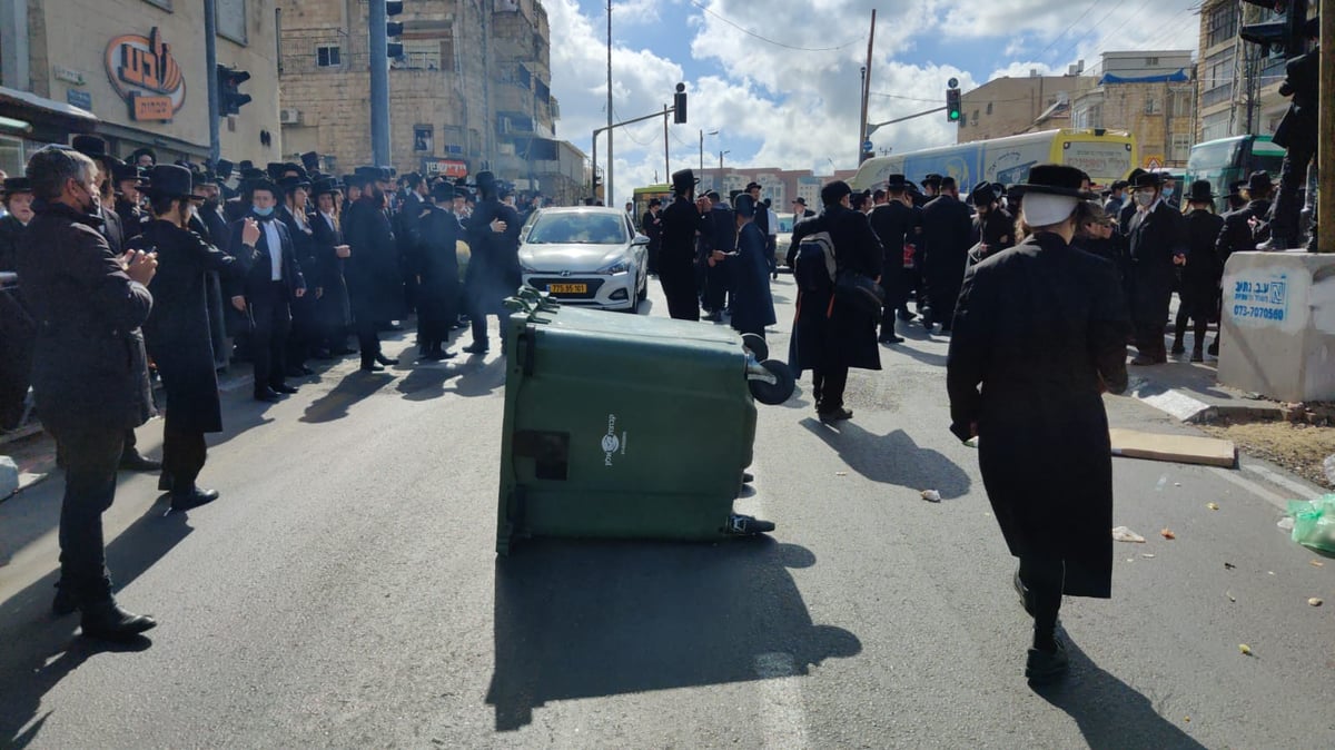 מעצר הבחורה: קיצוניים יצאו להפגין • תיעוד