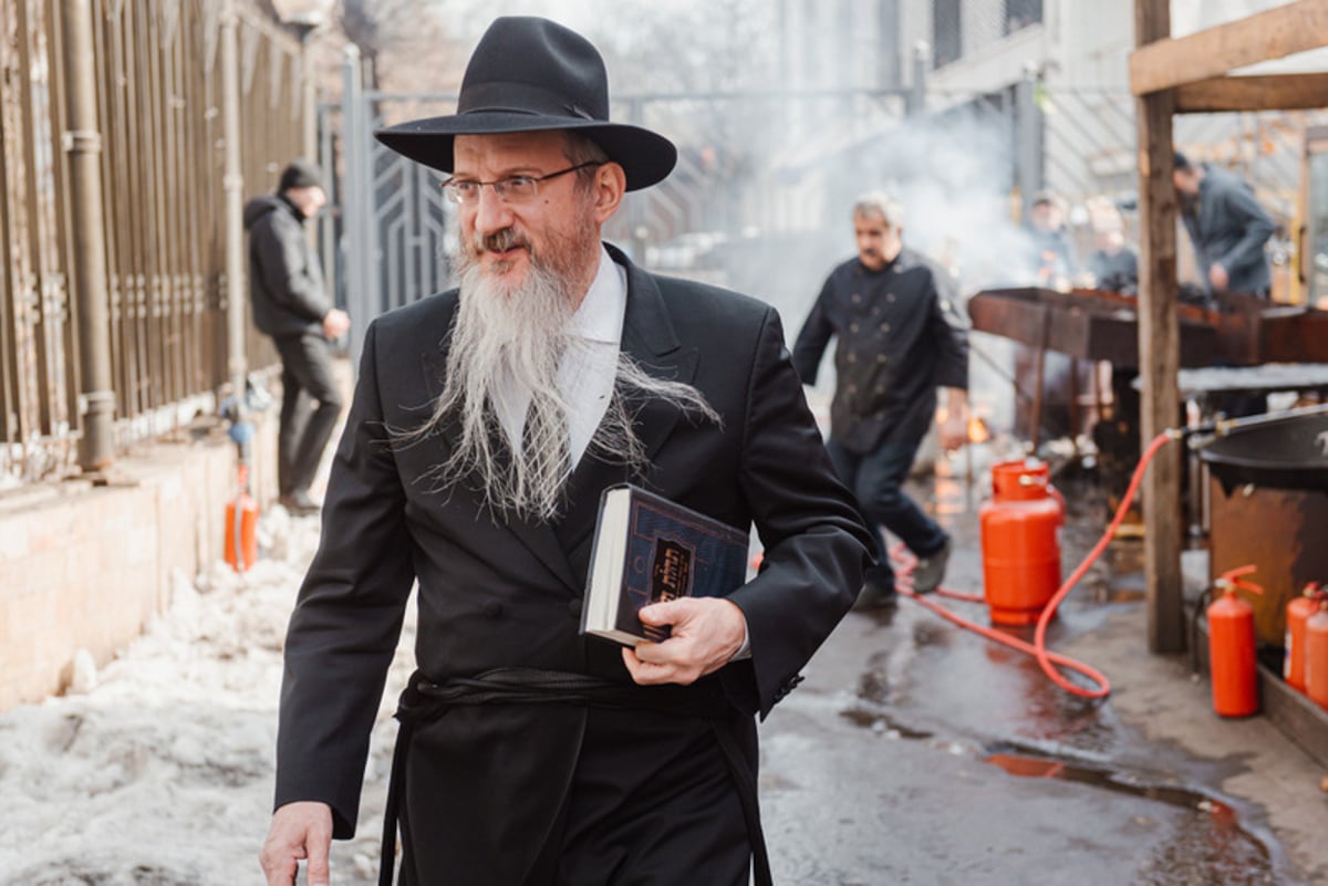 ערב פסח בבירת רוסיה: מכירת ושריפת חמץ