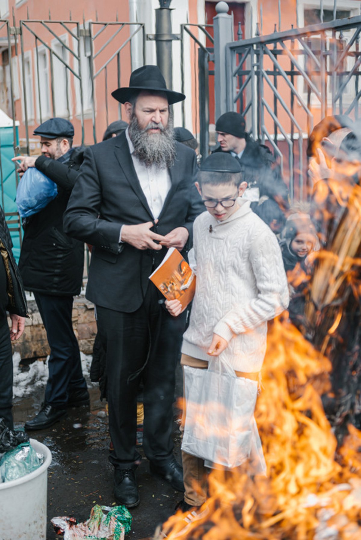 ערב פסח בבירת רוסיה: מכירת ושריפת חמץ