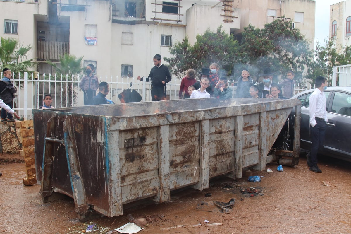 תיעוד נרחב: מודיעין עילית שרפה את החמץ