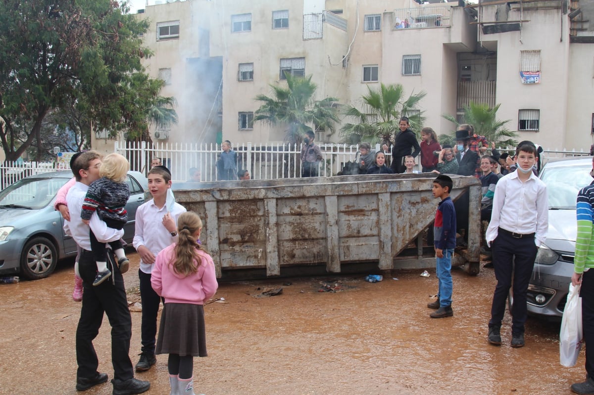 תיעוד נרחב: מודיעין עילית שרפה את החמץ