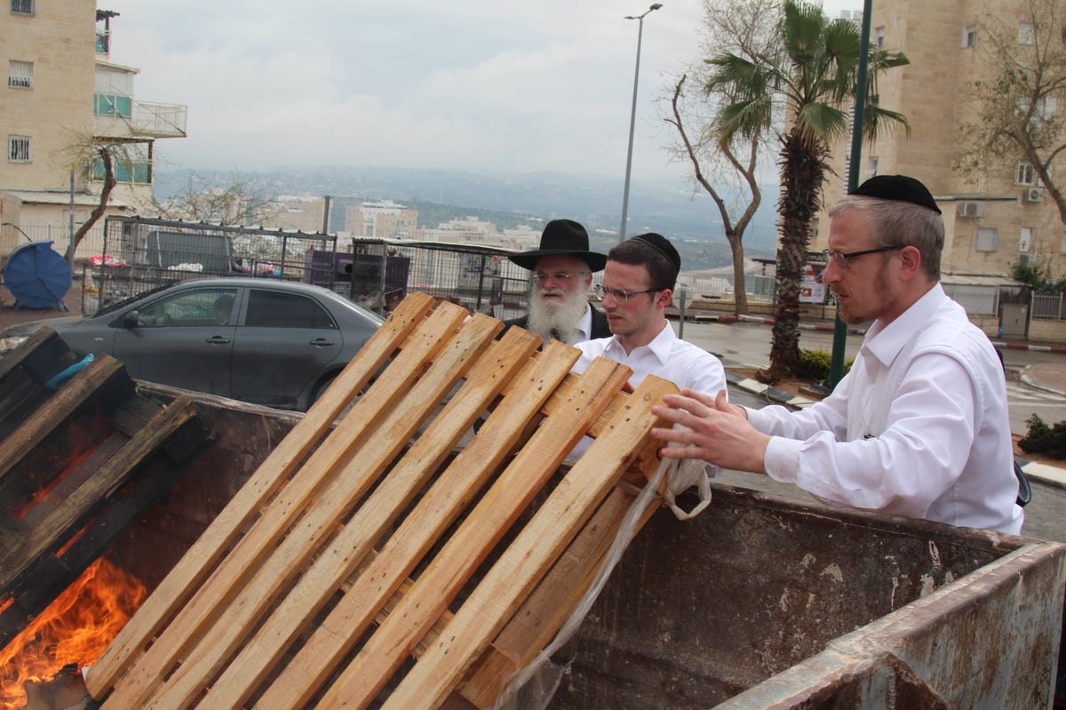 תיעוד נרחב: מודיעין עילית שרפה את החמץ