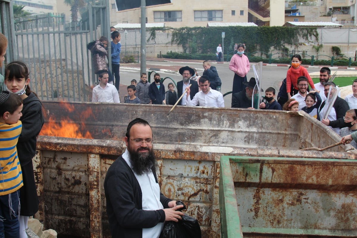 תיעוד נרחב: מודיעין עילית שרפה את החמץ