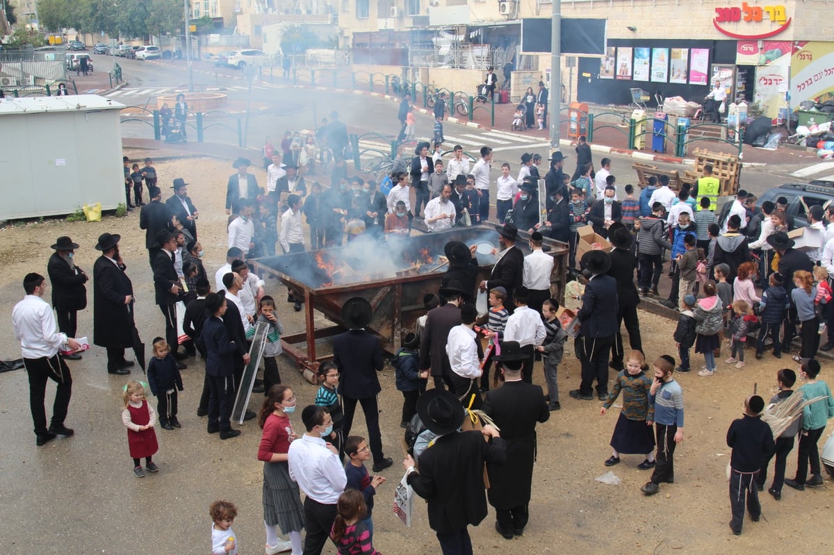 תיעוד נרחב: מודיעין עילית שרפה את החמץ