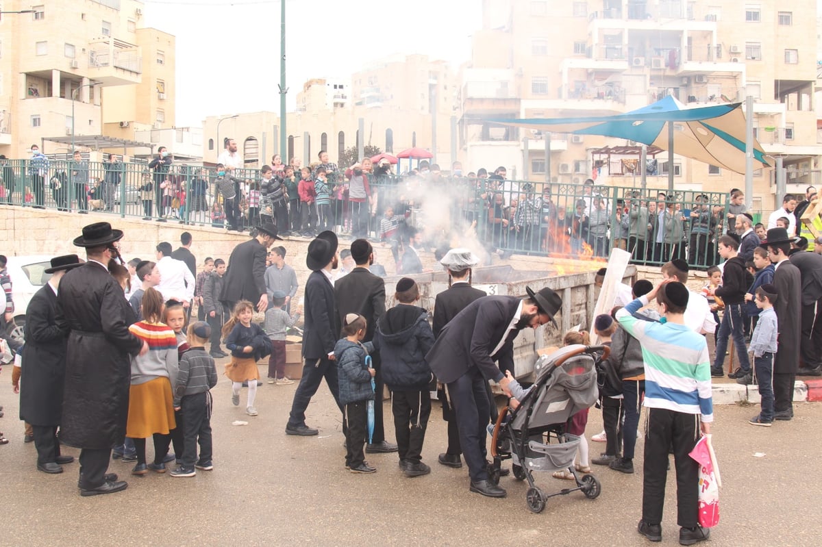 תיעוד נרחב: מודיעין עילית שרפה את החמץ