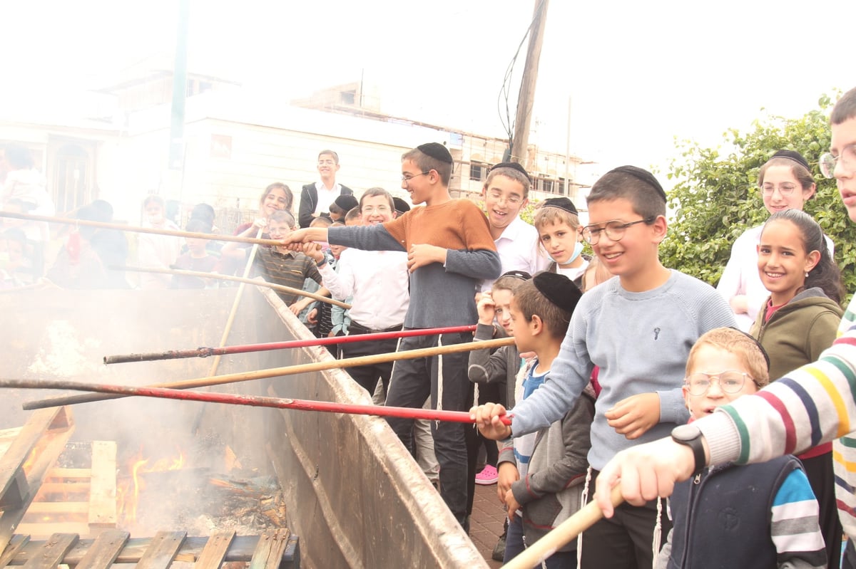 תיעוד נרחב: מודיעין עילית שרפה את החמץ