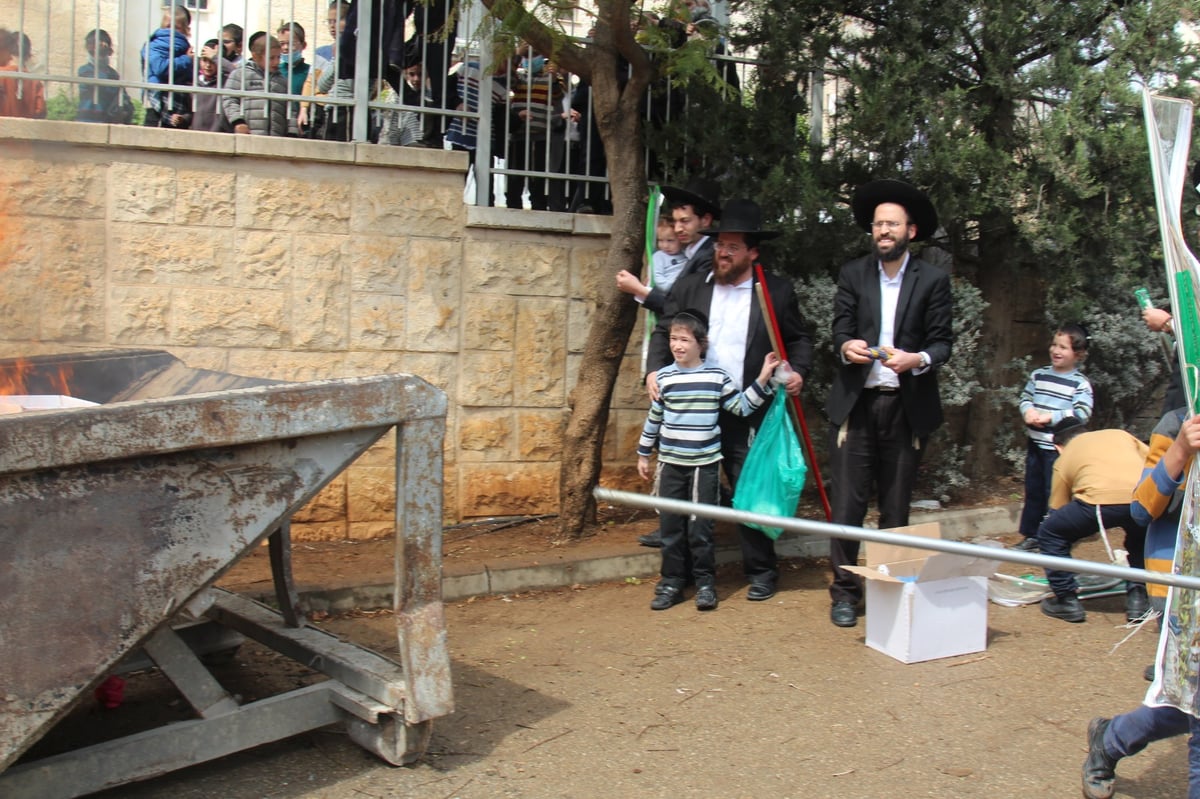 תיעוד נרחב: מודיעין עילית שרפה את החמץ